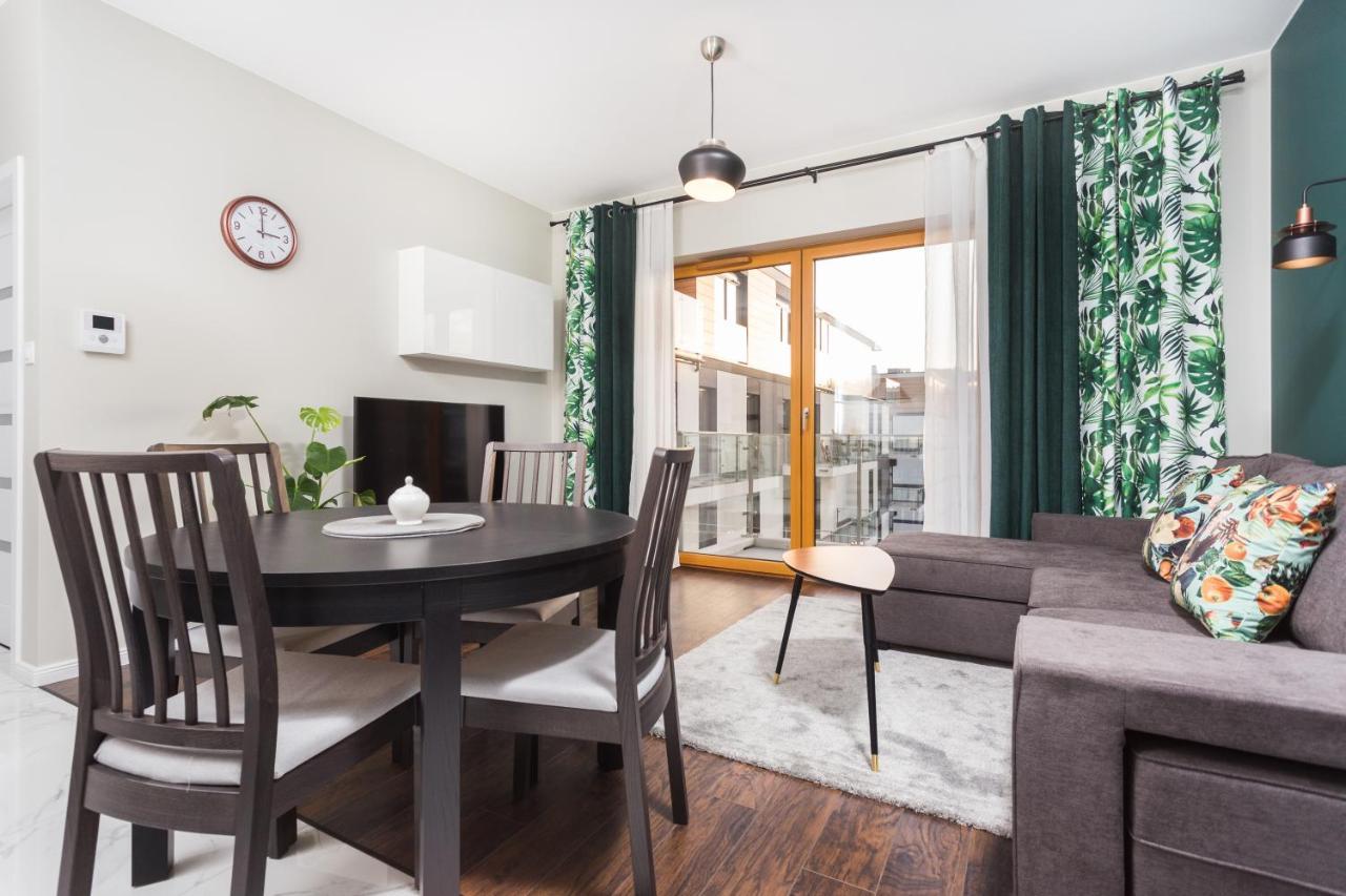 Of The Kings - Leaf Apartment